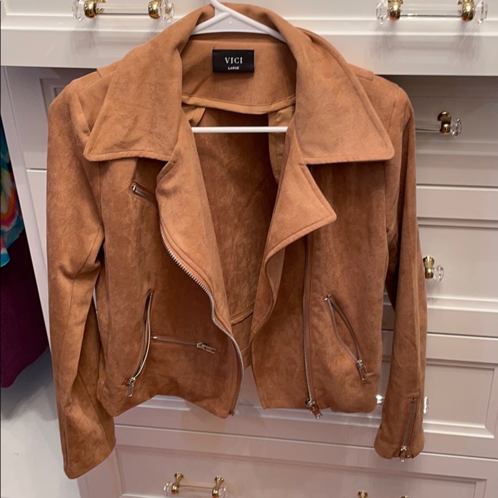 Vici suede jacket. Tan. Size large